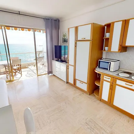 Apartment Menton: 3 Pieces Bord De Avec Piscine Et Garage - Fr-1-196-364 *
